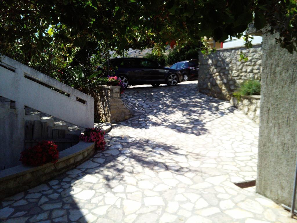 Apartments Keti Pag Town Buitenkant foto